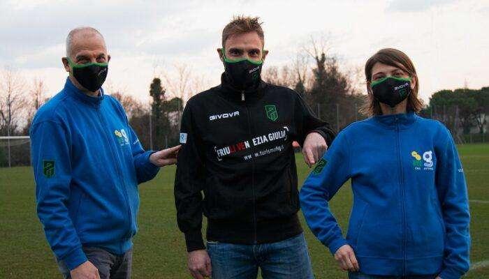 Pordenone Calcio: il logo neroverde sulla felpa dei medici dell'Area Giovani del Cro (e viceversa)