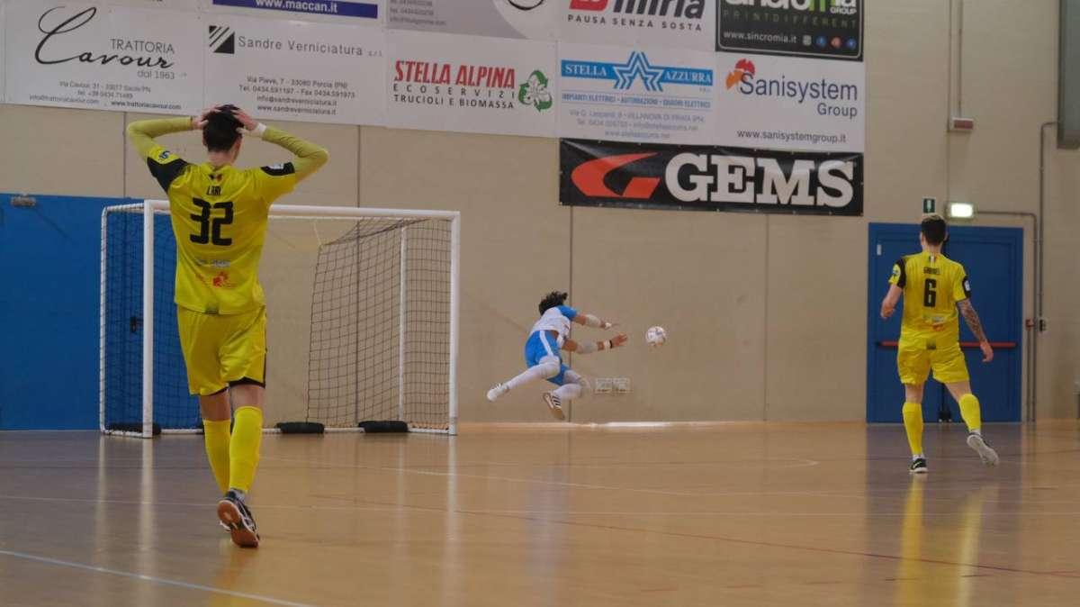 Calcio a 5: Maccan Prata, l Palmanova si prende il derby. Primo ko in campionato