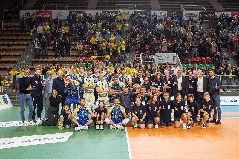 Volley: la Tinet Prata davanti 1100 cuori, batte Aversa e conquista il primato temporaneo