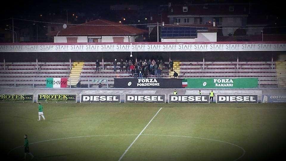 Avviso: "striscione cercasi"