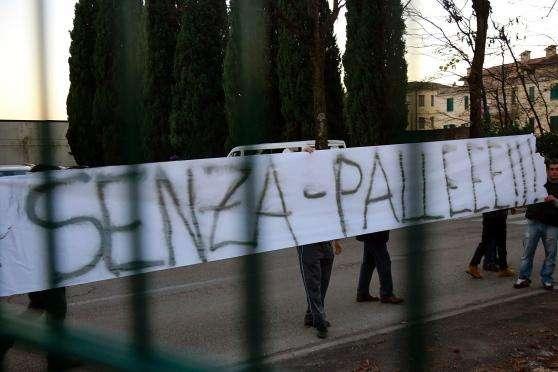 Clima caldo nel post-partita, i Supporters contestano pesantemente squadra e società