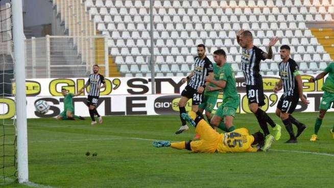 Pordenone Calcio: Scavone da un Ascoli all'altro