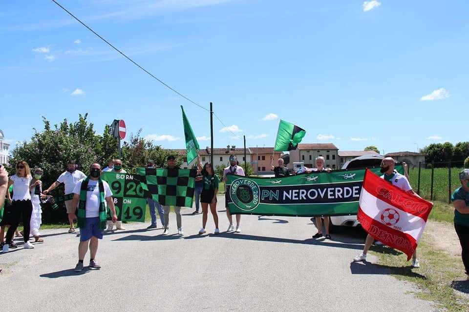 Pordenone Calcio: tifosi al De Marchi per i Ramarri partiti direzione Crotone