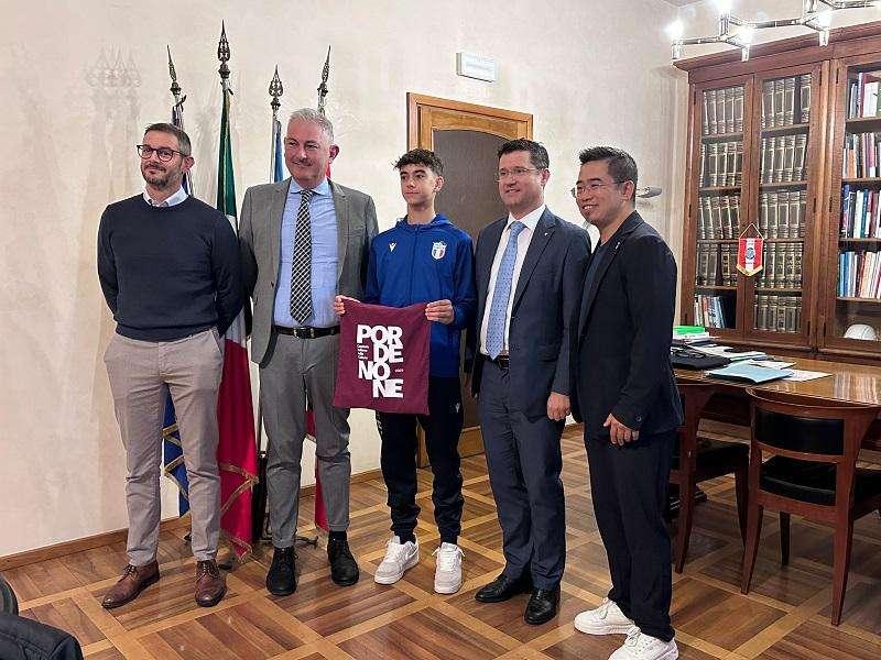 Wushu: il sindaco Basso ha ricevuto in municipio Lorenzo Armani