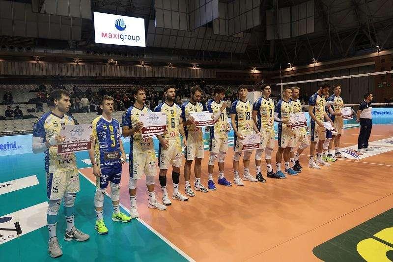 Volley: la Tinet Prata lotta anche contro la sfortuna, ma l'andata dei quarti di Coppa è di Ravenna