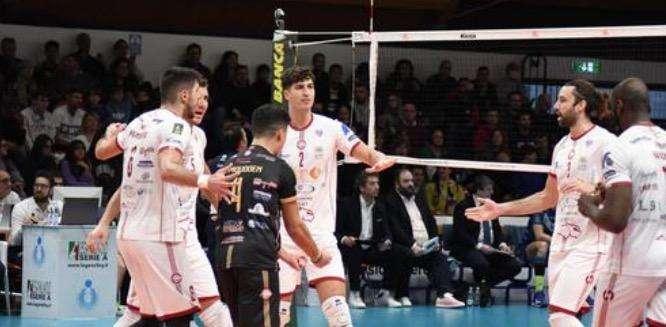 Volley A2, Cave del Sole Lagonegro che crollo! Dal 2-0 al 2-3