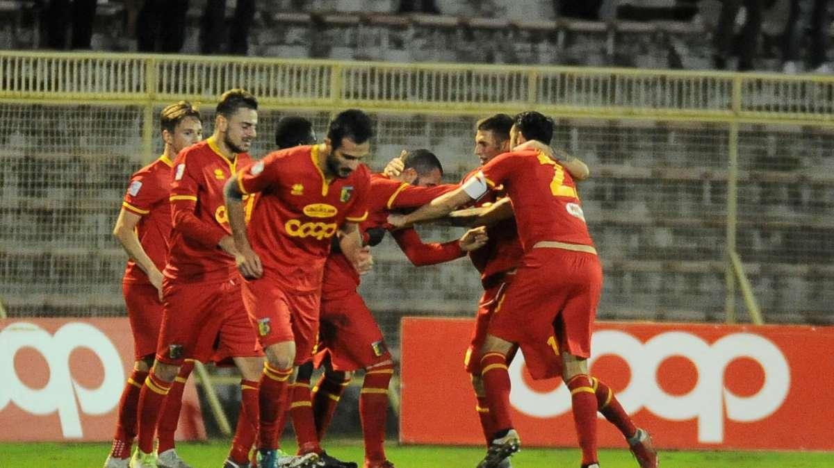 Serie C Girone C, nel recupero il Catanzaro batte la Juve Stabia e sogna il secondo posto