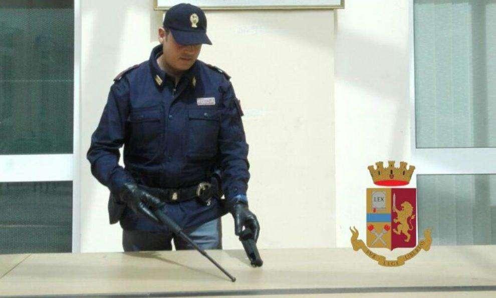 Tifoso del Monopoli a Castellammare di Stabia trovato in possesso di...