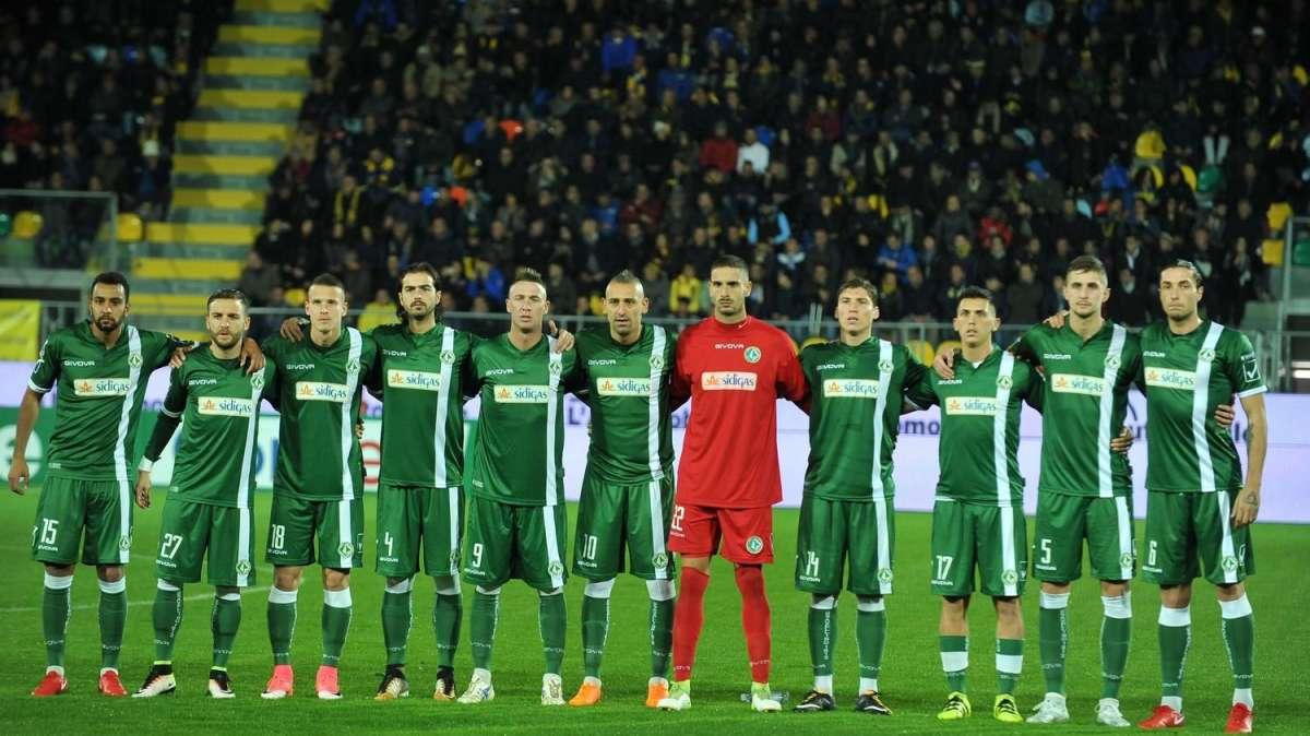 Tra una settimana si giocherà Potenza-Avellino con gli irpini che hanno ancora dieci calciatori positivi