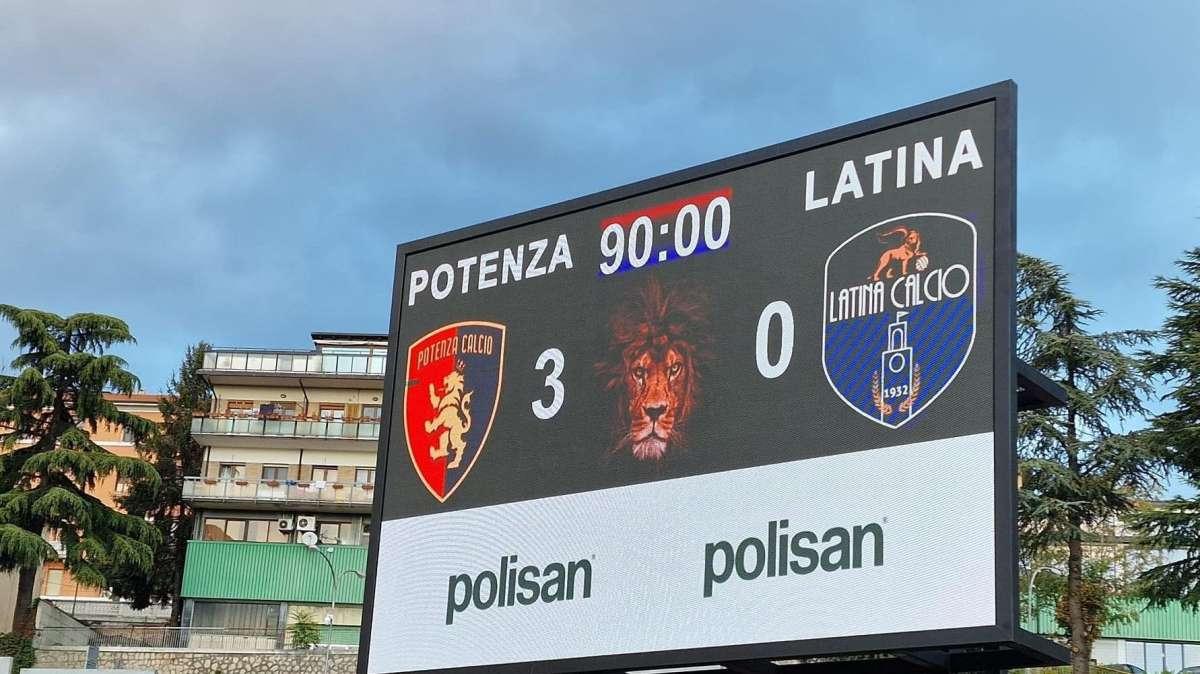 Potenza, contro il Latina c'è stato l'esordio del nuovo maxischermo