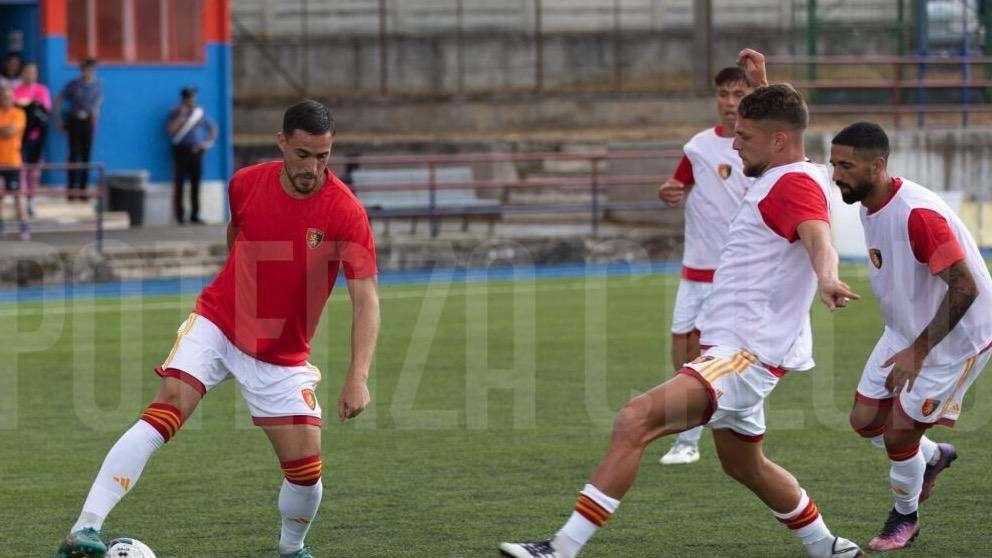 Luca Gagliano, in maglia rossa