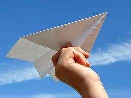 Benevento multato per il lancio di aeroplani di carta in campo...