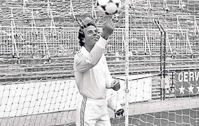 Julio Iglesias tifa per il Real Madrid ma...