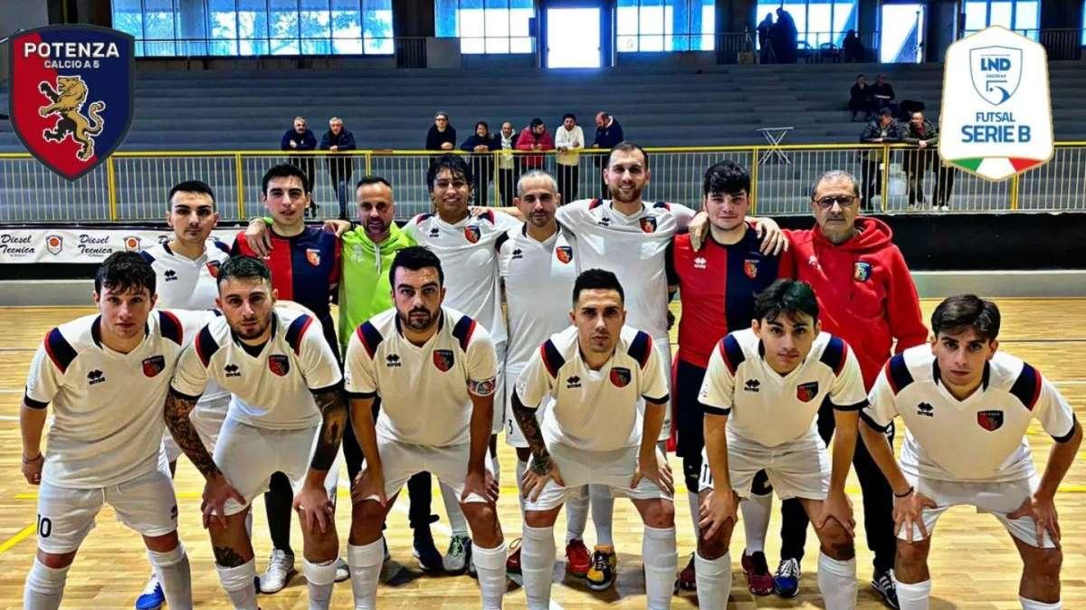 Calcio a 5, il Potenza espugna Salerno e continua la sua marcia