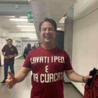 Il presidente della Reggina Gallo paga dazio per la sua maglietta goliardica post Catanzaro, per lui arriva una multa ed una squalifica
