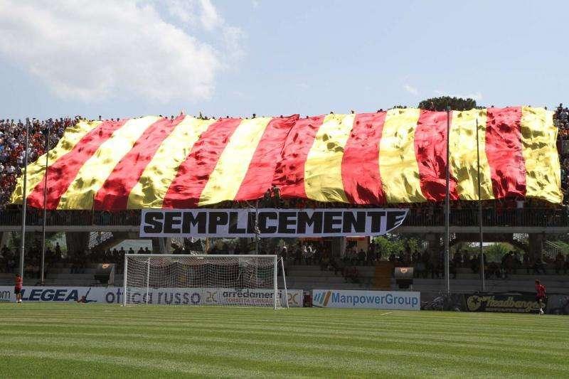 Benevento, atti vandalici allo stadio