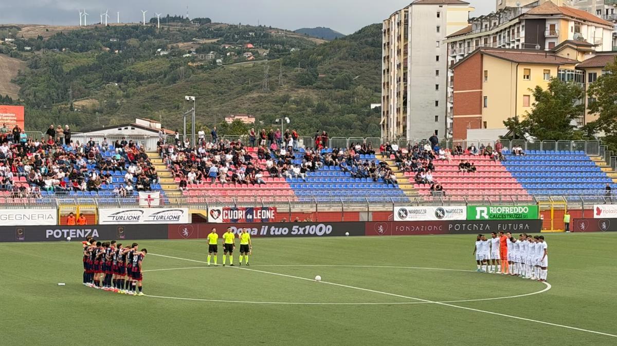 Potenza-Cavese, ancora in calo gli spettatori al "Viviani"