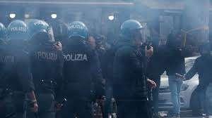 Incidenti prima del derby, scontri tra gli ultras di Lazio e Roma