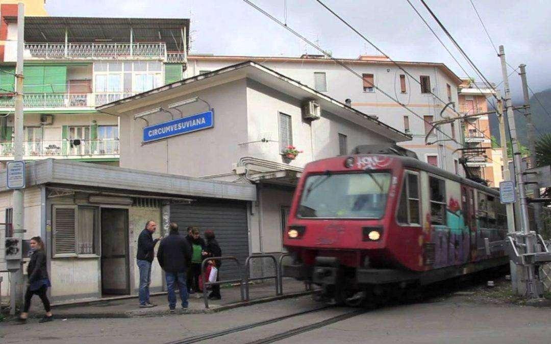 I tifosi del Savoia lanciano bombe carta a Castellammare di Stabia...