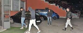 Per punizione i calciatori di una squadra di serie D sono stati convocati all'alba dal proprio allenatore...