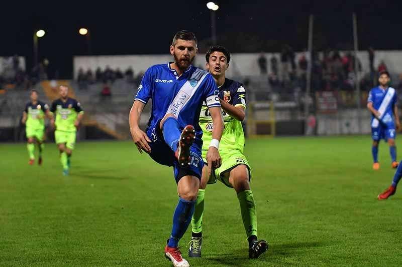 Il difensore della Paganese Stendardo salterà la partita con il Potenza...