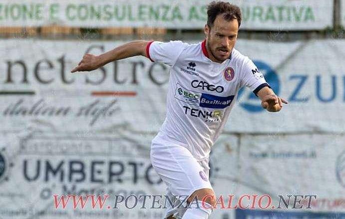 Cambio di squadra per l'ex centrocampista del Potenza Costa Ferreira