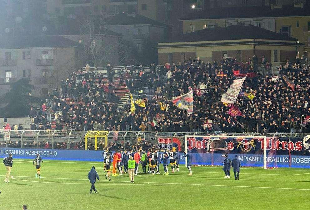 SOTTO A CHI TOCCA