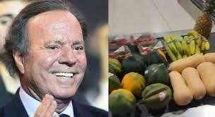 Julio Iglesias, la valigia sul letto era quella di un lungo viaggio... ma era piena di formaggio