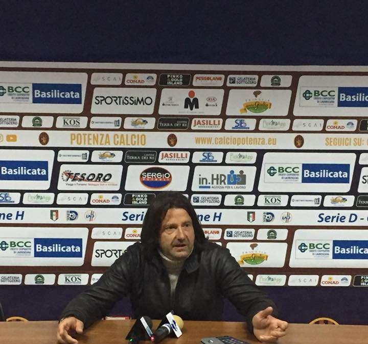 Caiata: "Ecco cosa c'e' nel mio zainetto..."