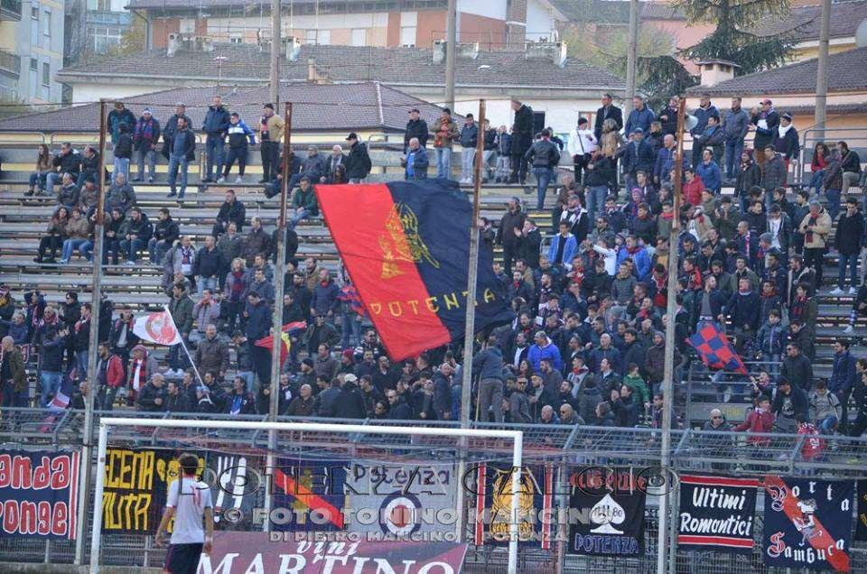 Ecco quanto dovrà pagare il Potenza a causa del petardo esploso domenica scorsa nel Viviani...