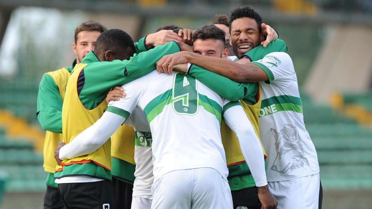 Nel recupero l'Avellino cala il poker al Bisceglie