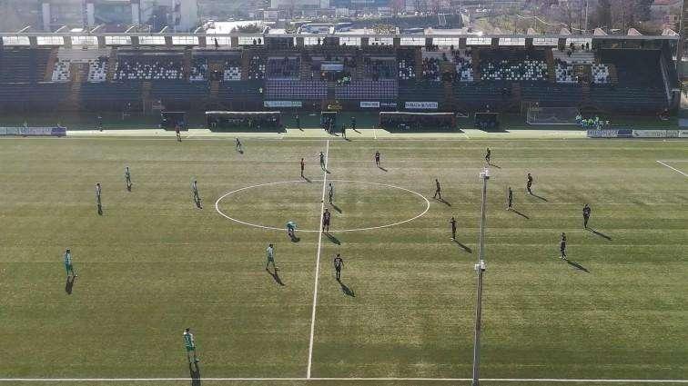 Nel secondo recupero di giornata il Catania espugna il "Partenio" e mette in crisi l'Avellino