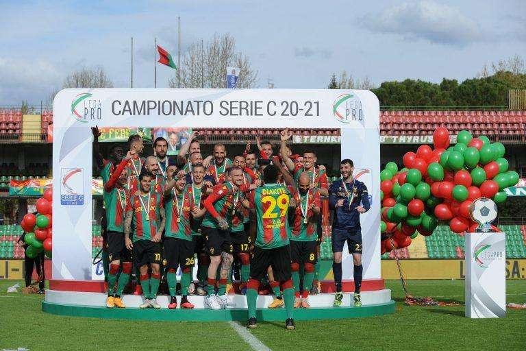 La Lega Pro omaggia la Ternana promossa in B: la premiazione allo stadio Liberati 