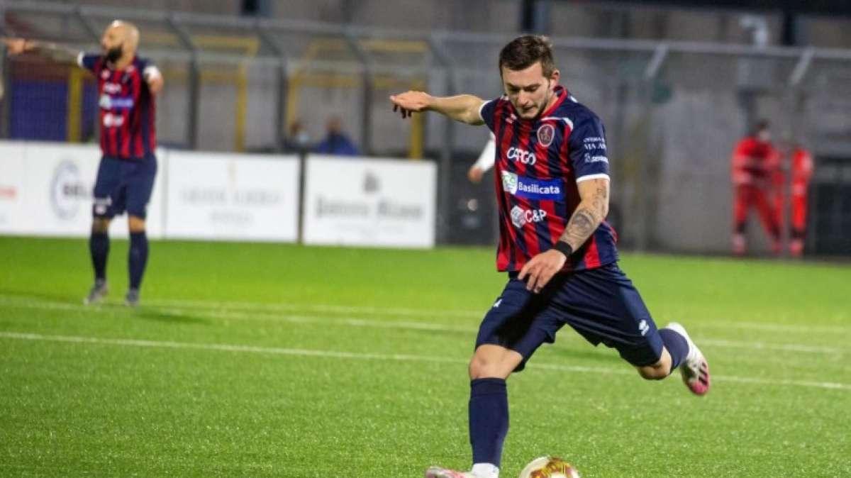 Per Sandri la permanenza in rossoblù è sempre più vicina