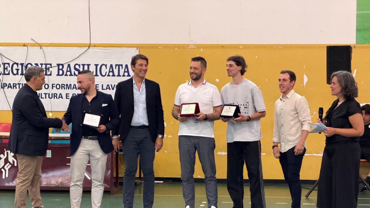 Una palestra gremita per celebrare le eccellenze dello sport potentino
