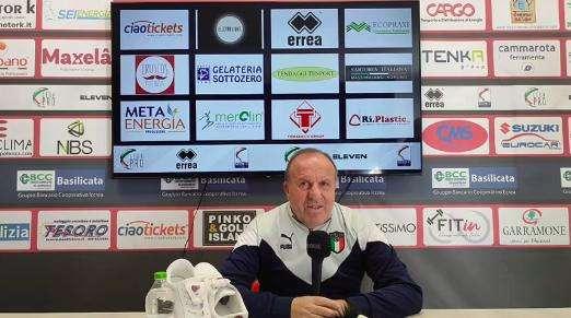 Potenza, mister Arleo: "Occasione sciupata, ora pensiamo alla Paganese. Mercoledì sarà una vera finale"