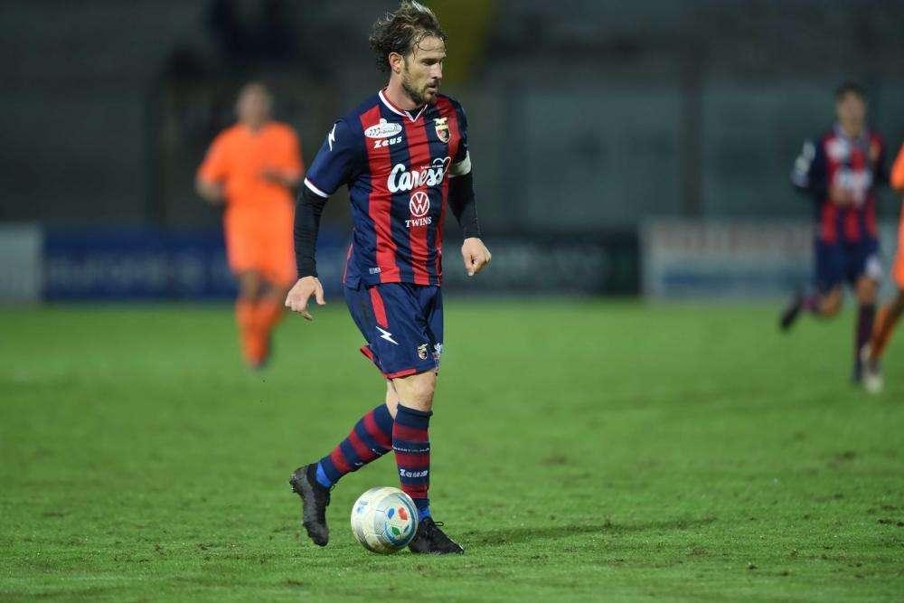 Casertana: Floro Flores lascia il calcio giocato