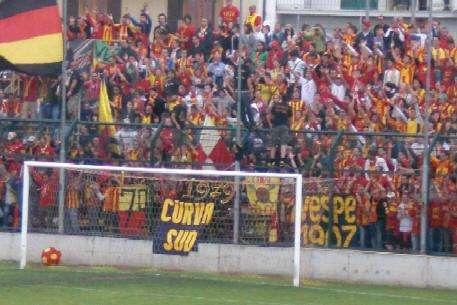 "Pazza" serie D: Quando gli ultras costringono un calciatore a rescindere...