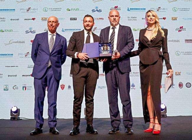 L'avvocato Francesco Ciampa ritira per il Potenza il Premio Gentleman Fair Play per la Lega Pro 