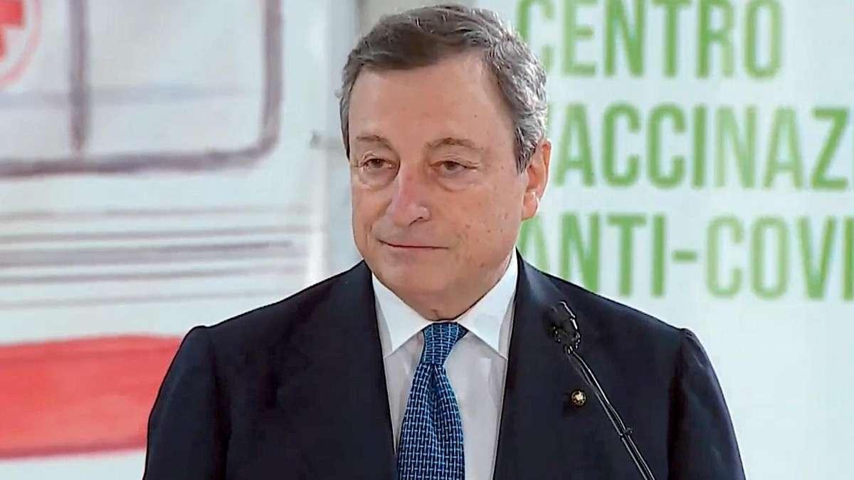 Calcio, Draghi a Gravina: valutare sospensione del campionato o partite a porte chiuse