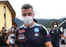  Il Napoli "toppa" la prima in ritiro: maglie vecchie e modificate 