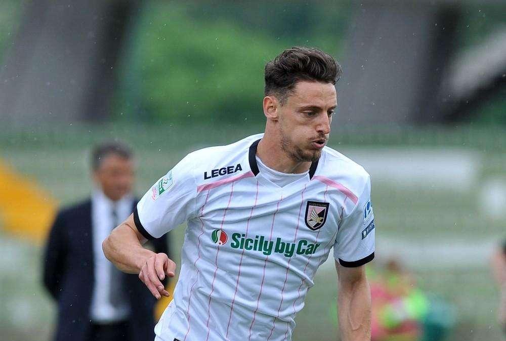L'ala offensiva del Bari Rolando non ci sta: "Per me il rigore assegnato al Potenza non c'era"