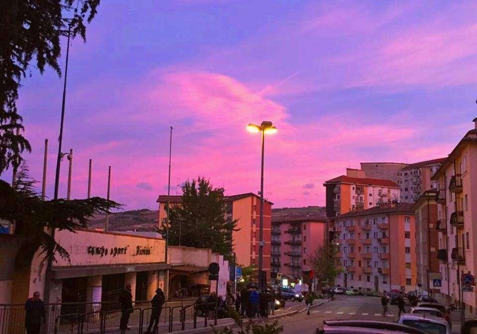 Anche il cielo si è tinto di rosso-blù...