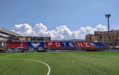 Al termine della partita con il Monterosi un gruppo di tifosi del Potenza ha incontrato alcuni tesserati rosso-blù