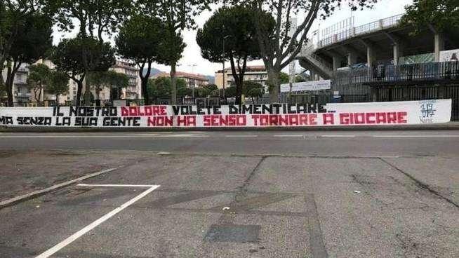 Tutti gli Ultras italiani uniti in coro: "Non esiste il calcio senza i tifosi".