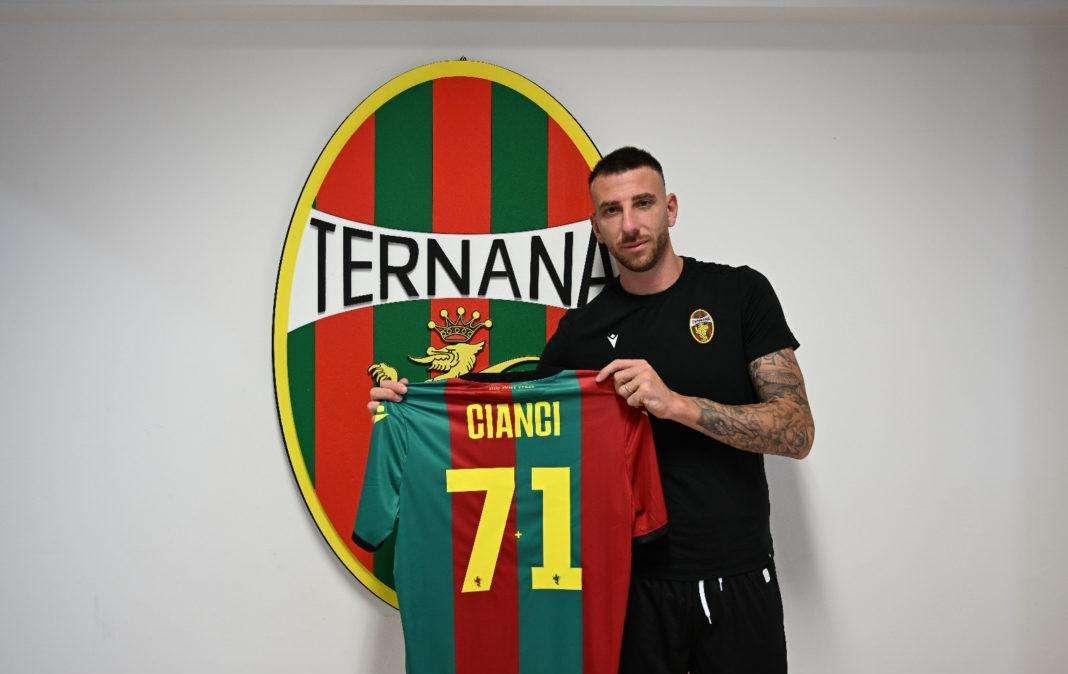 L'ex attaccante del Potenza Cianci ha le idee chiare: "Voglio portare la Ternana in Serie  B"