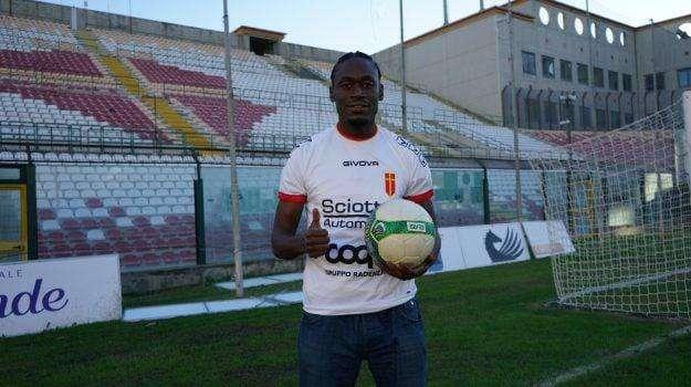 Adesso è ufficiale, il Messina tessera l'attaccante Ngombo