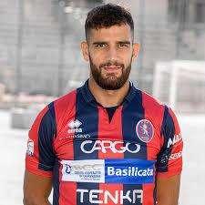 Per l'ex attaccante del Potenza Salvemini ci sarebbero addirittura interessamenti da parte di club di Serie B
