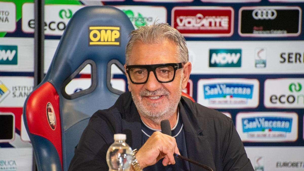 Crotone, l'allarme del presidente Vrenna: "Garantisco l'iscrizione ma non so che campionato potremo fare"