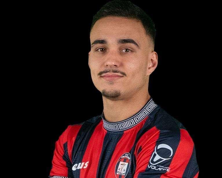 Vinicius centrocampista Crotone: "Dobbiamo subito ripartire e vincere con il Potenza"